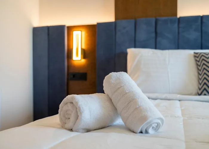 Kares With Private Pool By Estia