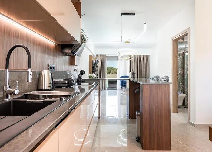 Kares With Private Pool By Estia İstanköy