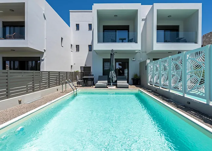 Kares With Private Pool By Estia * İstanköy