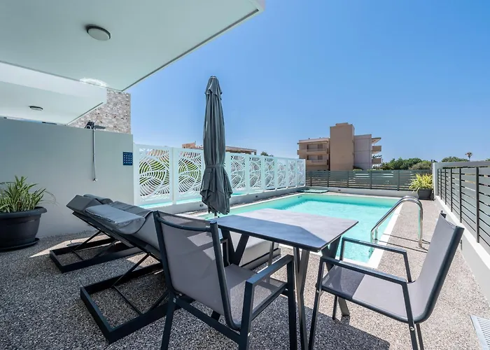 Kares With Private Pool By Estia İstanköy