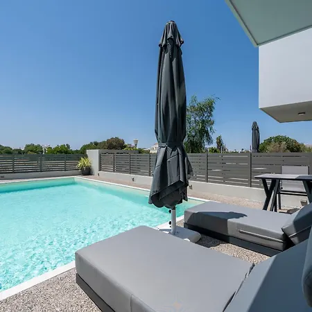 فيلة Kares With Private Pool By Estia