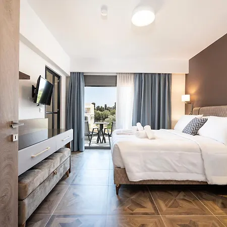 Kares With Private Pool By Estia Вілла *